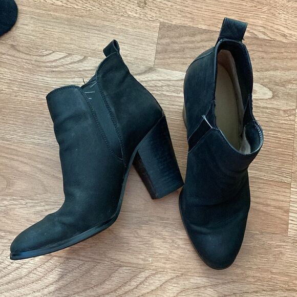 Michael Kors Black Leather Heels Sz 7 - Picture 1 of 9